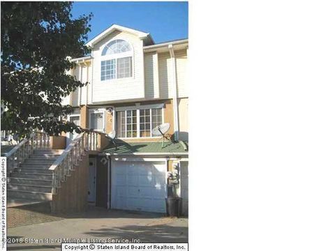 Photo of 33 Ludwig Lane, Staten Island, NY 10303 (MLS # 2502200)