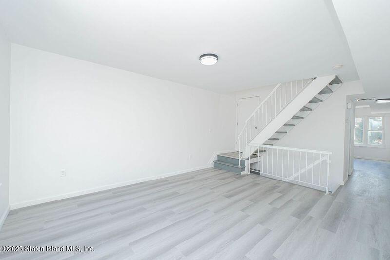 23 Vogel Loop, Staten Island, New York image 14
