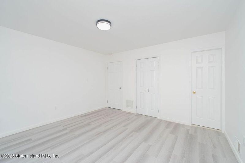 23 Vogel Loop, Staten Island, New York image 21