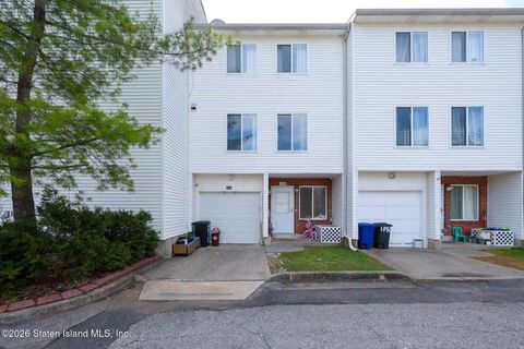 Townhouse For Sale - 1340 Arthur Kill Road<br/> Staten Island, NY 10312
