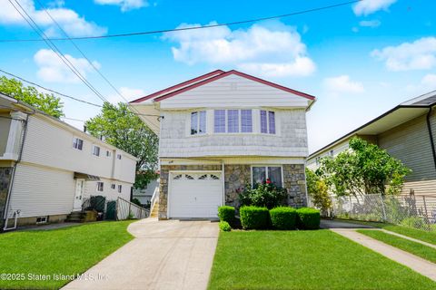 Photo of 116 Slater Boulevard, Staten Island, NY 10305 (MLS # 2503617)