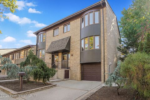 Photo of 98 Dogwood Lane, Staten Island, NY 10305 (MLS # 2506331) Photo of 98 Dogwood Lane, Staten Island, NY 10305 (MLS # 2506331)