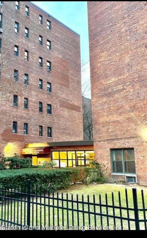 Photo of 100 Colfax Avenue #3w, Staten Island, NY 10306 (MLS # 2400350)
