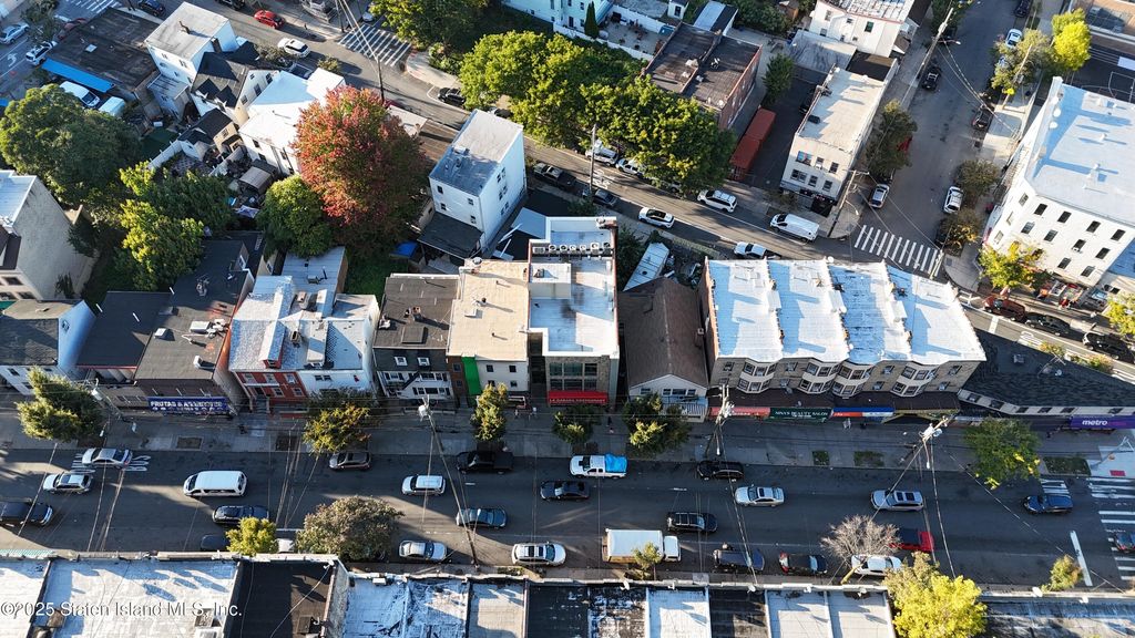 Photo of 97 Victory Boulevard, Staten Island, NY 10301 (MLS # 2506567)