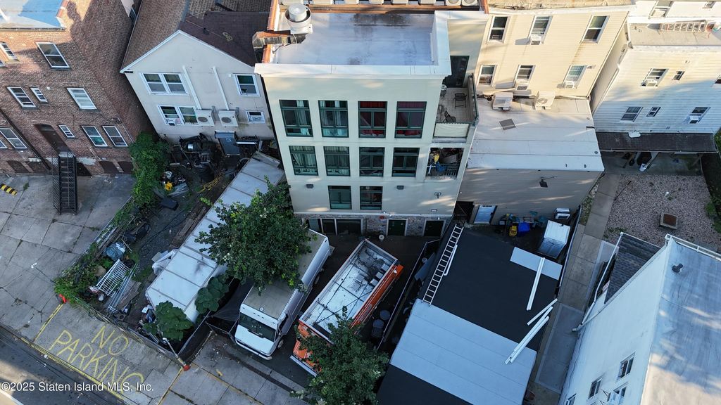 Photo of 97 Victory Boulevard, Staten Island, NY 10301 (MLS # 2506567)