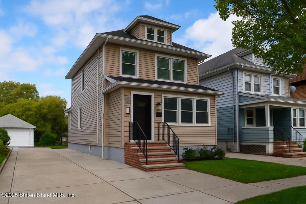 Photo of 145 Clinton Place, Staten Island, NY 10302 (MLS # 2506442)