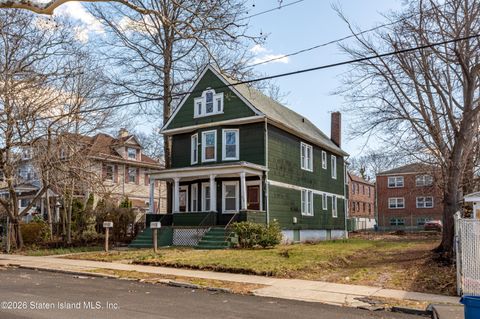 Photo of 208 Myrtle Avenue, Staten Island, NY 10310 (MLS # 2600690)