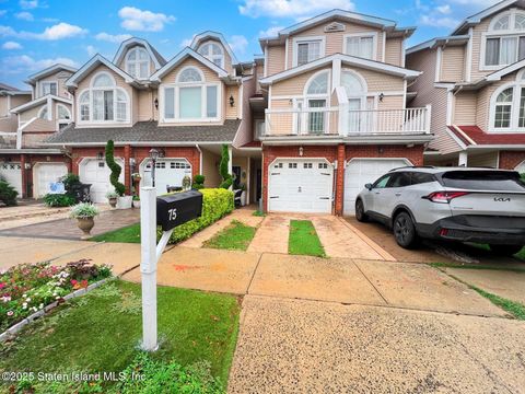 Photo of 75 Chesebrough Street, Staten Island, NY 10312 (MLS # 2504913)