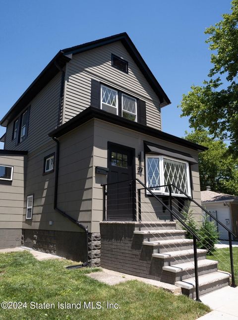 Photo of 27 Mercer Place, Staten Island, NY 10308 (MLS # 2403813)
