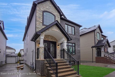 Photo of 540 Sinclair Avenue, Staten Island, NY 10312 (MLS # 1159274)