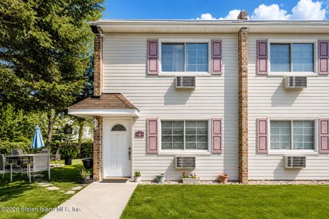 Photo of 3745 Amboy Road #18b, Staten Island, NY 10308 (MLS # 2602733)