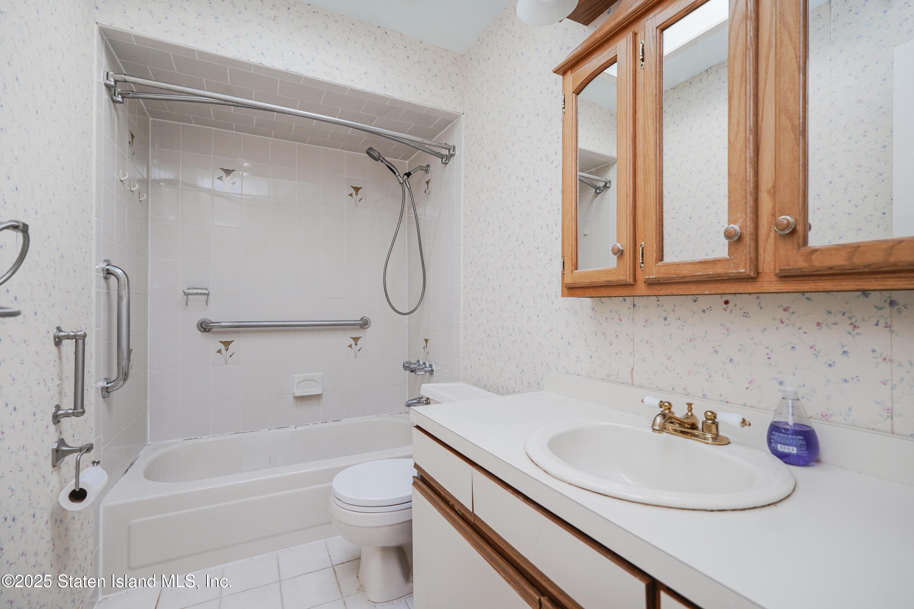 125 Milton Avenue, Staten Island, New York image 20