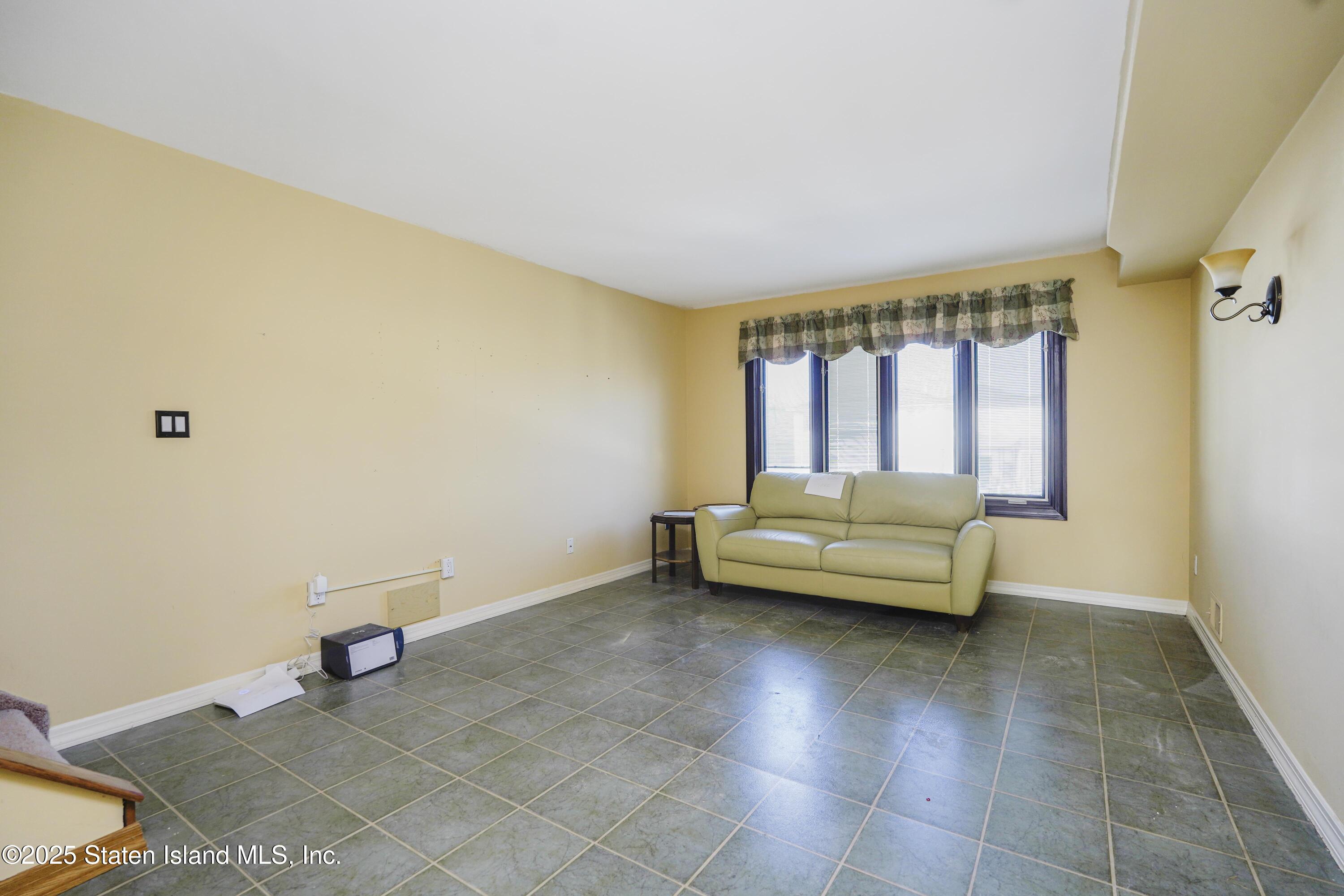 125 Milton Avenue, Staten Island, New York image 16