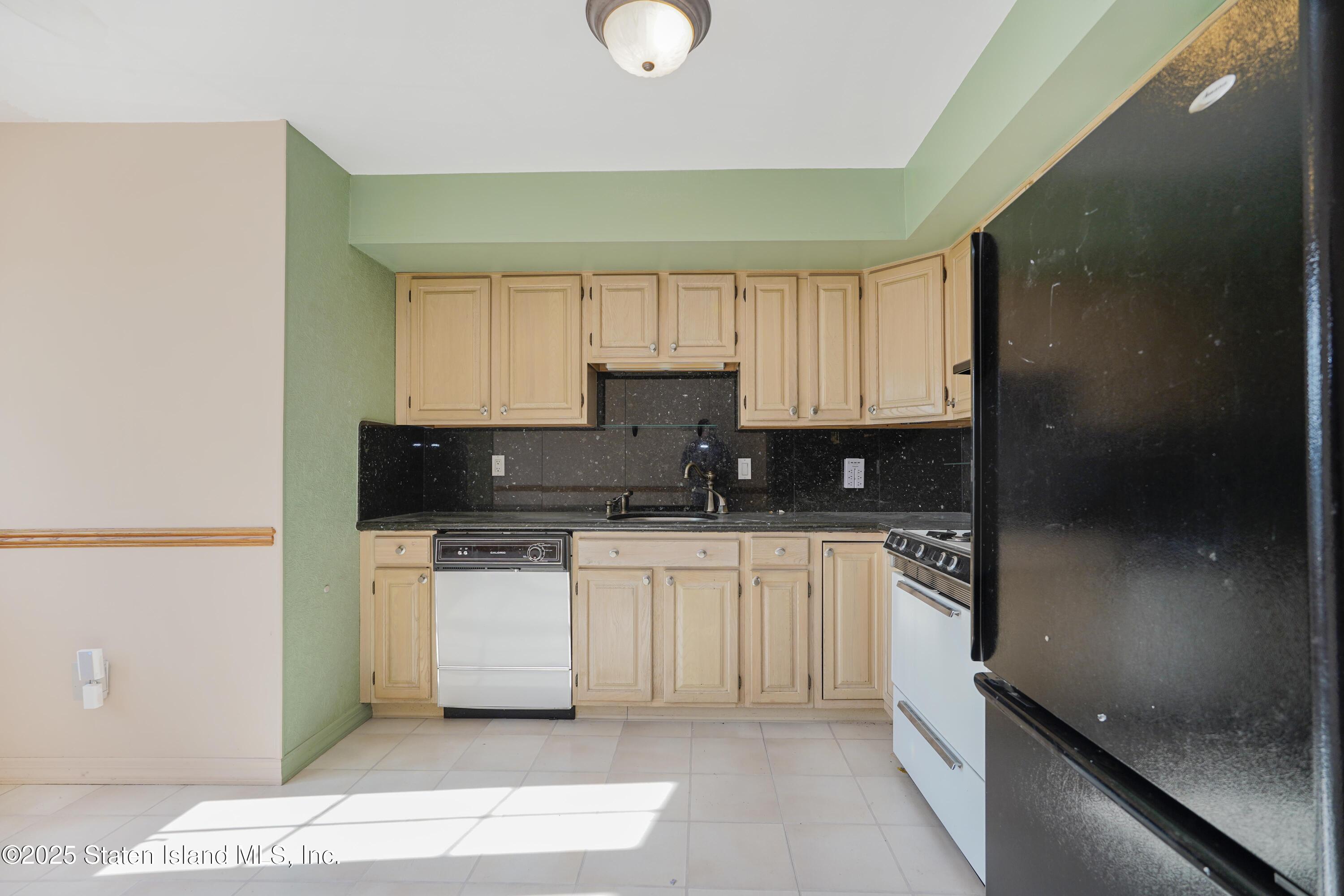125 Milton Avenue, Staten Island, New York image 8