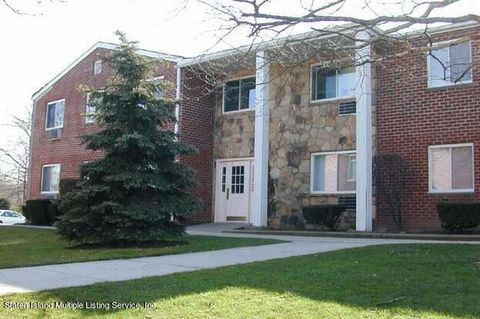 Photo of 15 Gadsen Place #2c, Staten Island, NY 10314 (MLS # 1159747)