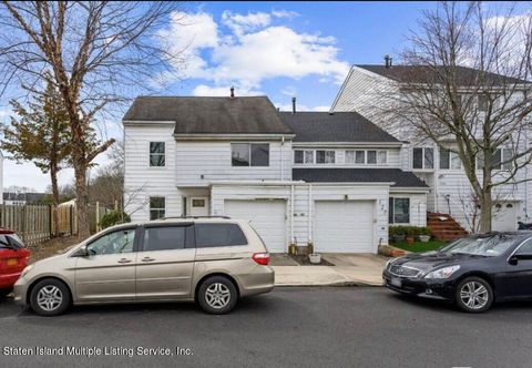 Photo of 125 Forest Green, Staten Island, NY 10312 (MLS # 1162613)