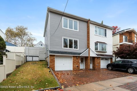 Photo of 27 Duke Place, Staten Island, NY 10314 (MLS # 2506425)