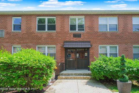 Photo of 131 Cortelyou Avenue #2-1, Staten Island, NY 10312 (MLS # 2503271)