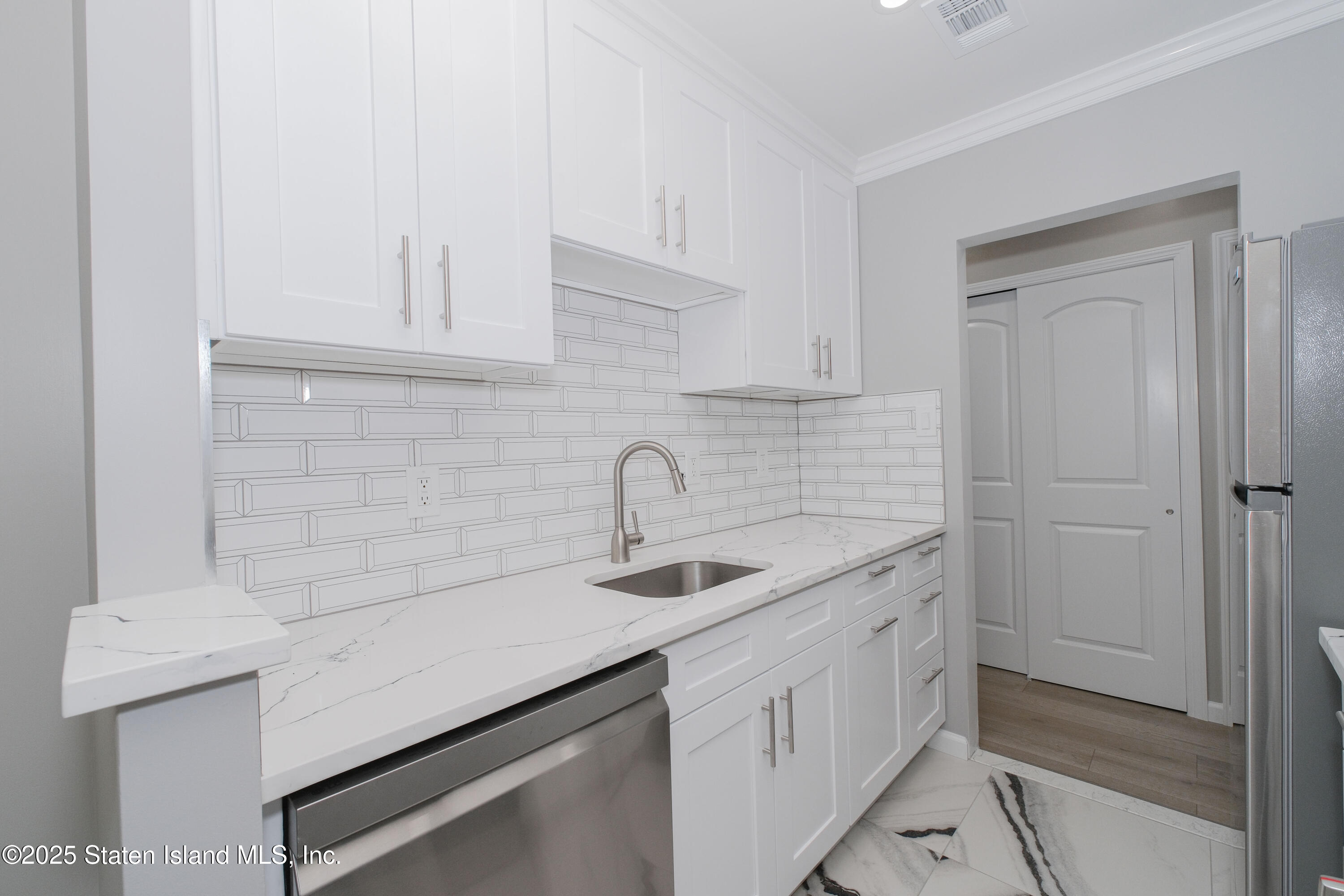 131 Cortelyou Avenue #2-1, Staten Island, New York image 6