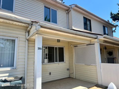 Photo of 38 Greentree Lane #A, Staten Island, NY 10314 (MLS # 2402986)