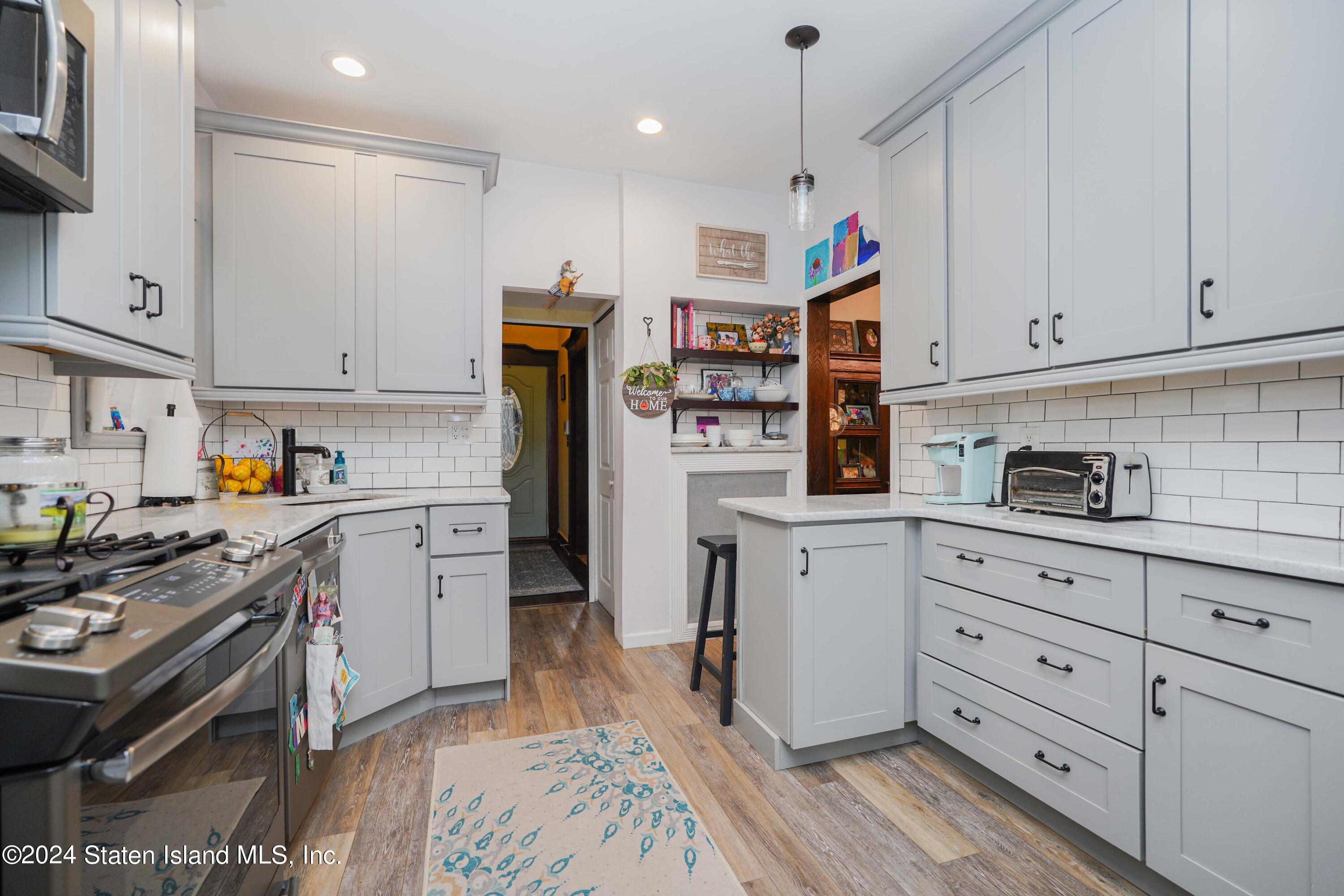 47 Highview Avenue, Staten Island, New York image 12