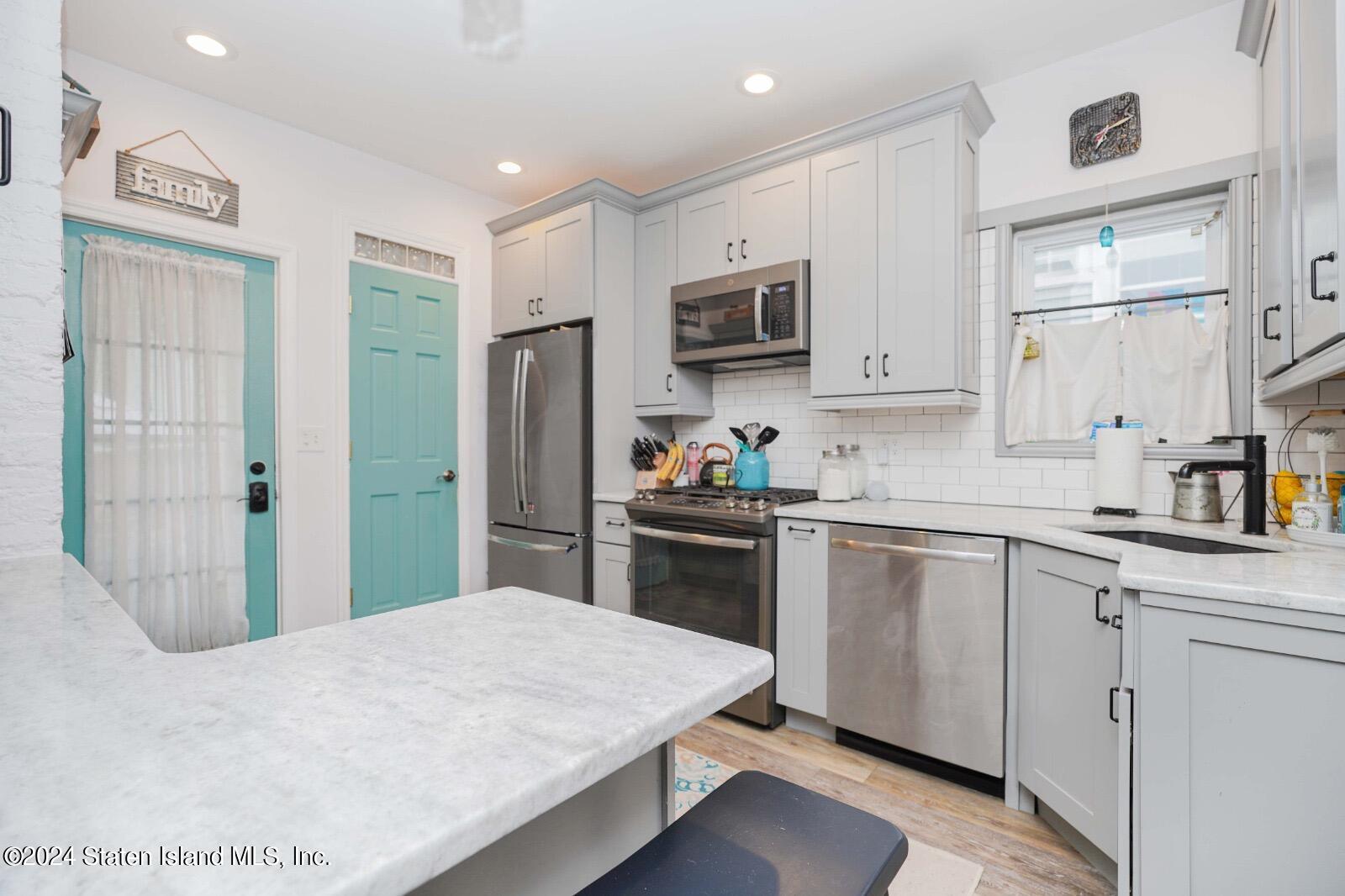 47 Highview Avenue, Staten Island, New York image 13