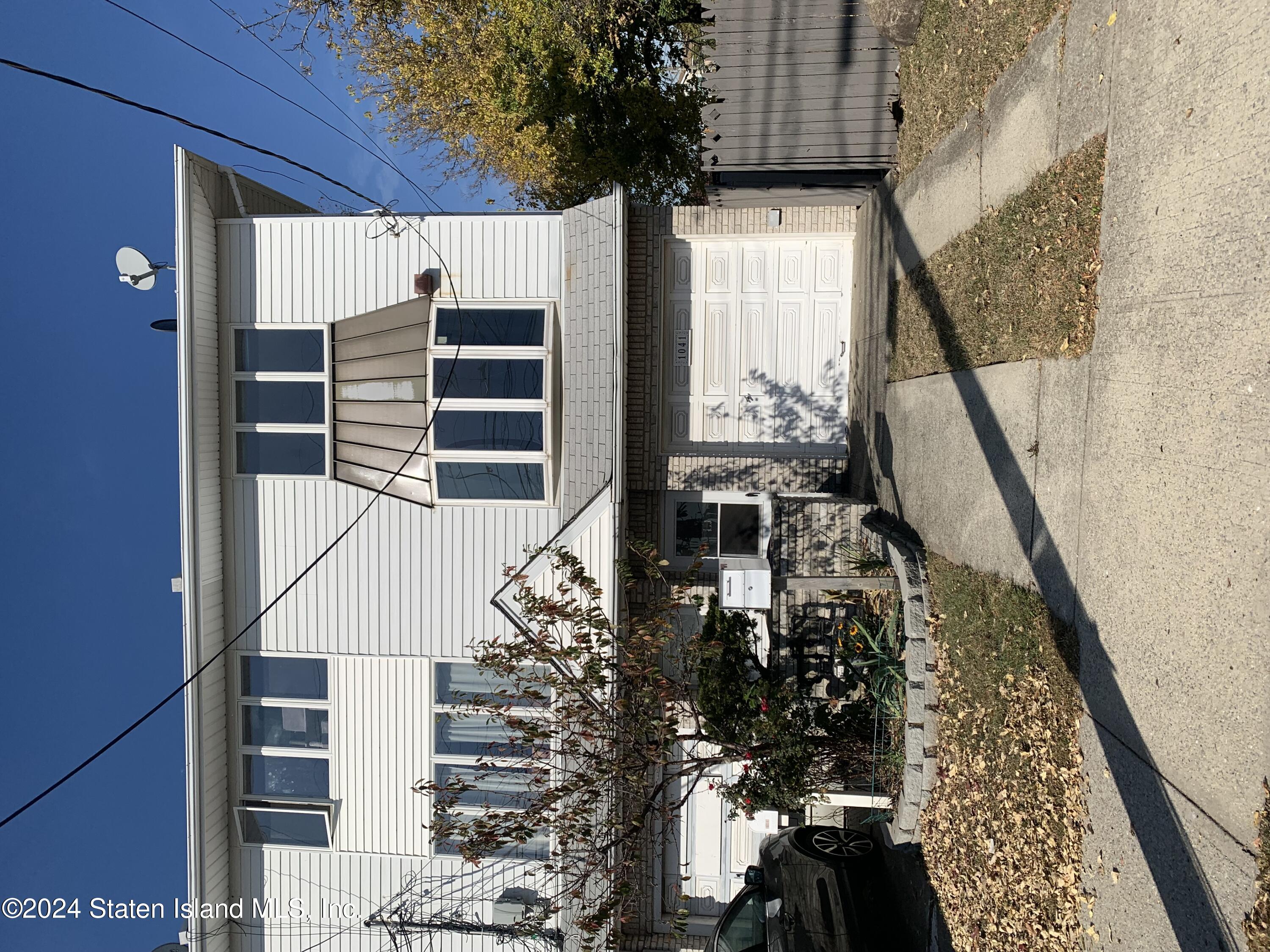 1041 Father Capodanno Boulevard, Staten Island, New York image 1