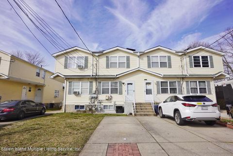 Photo of 152 Van Pelt Avenue, Staten Island, NY 10303 (MLS # 1160718)