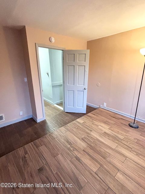 Photo of 19 Brook Street #3, Staten Island, NY 10301 (MLS # 2600583)
