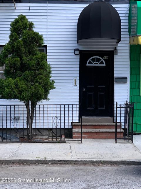 Photo of 19 Brook Street #3, Staten Island, NY 10301 (MLS # 2600583)