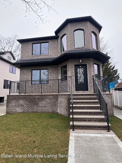 Photo of 15 Memphis Avenue, Staten Island, NY 10312 (MLS # 2401580)