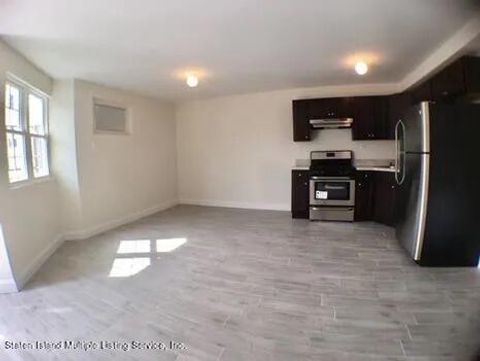 Photo of 153 El Camino Loop, Staten Island, NY 10309 (MLS # 1159696)
