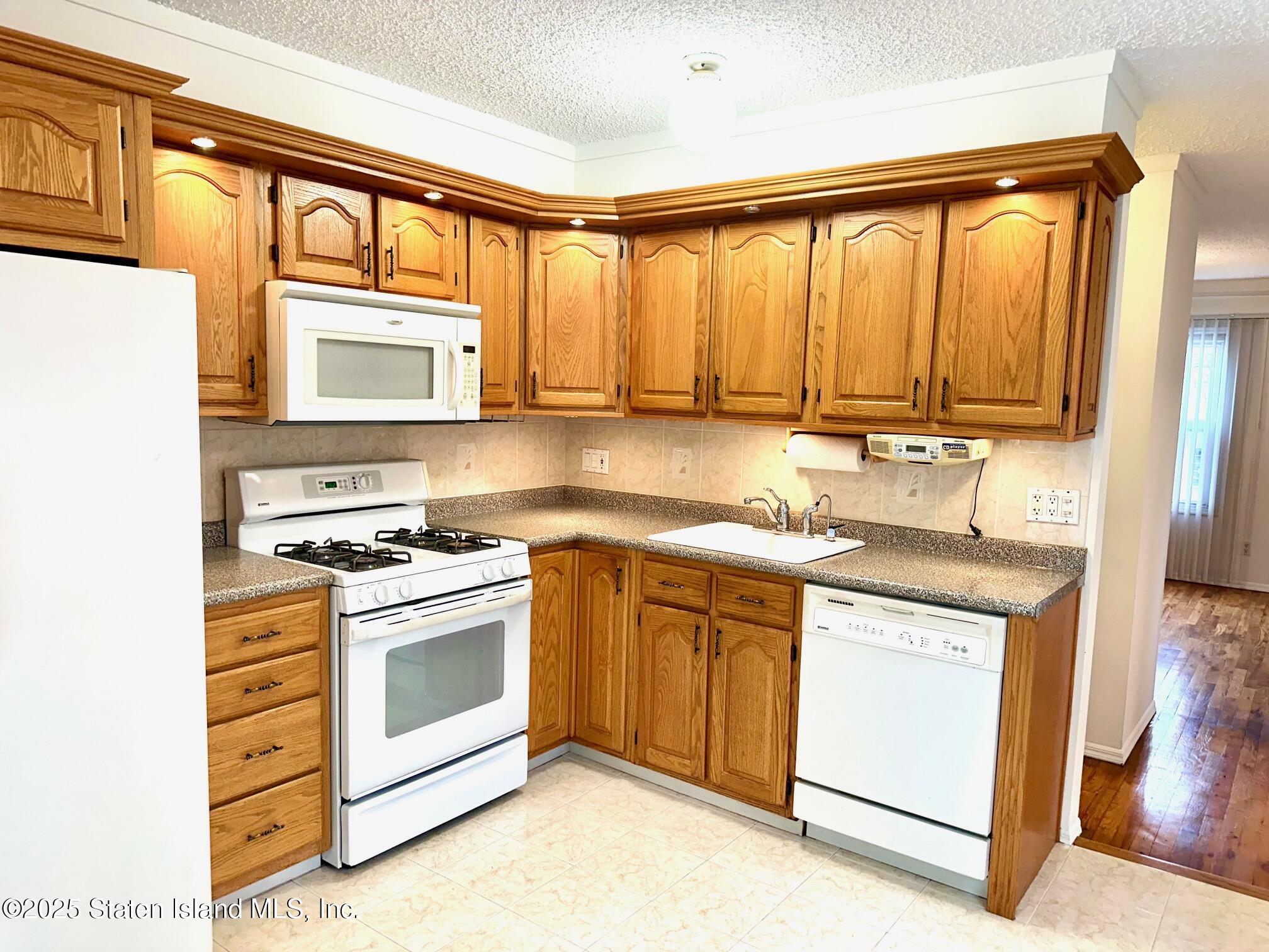 35 Duke Place, Staten Island, New York image 17