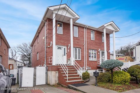 Photo of 14 Mark Street, Staten Island, NY 10304 (MLS # 1161092)