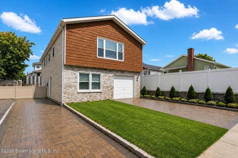 Photo of 173 Maybury Avenue, Staten Island, NY 10308 (MLS # 2602935)