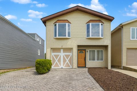 Photo of 11 Victoria Road, Staten Island, NY 10312 (MLS # 2507013)