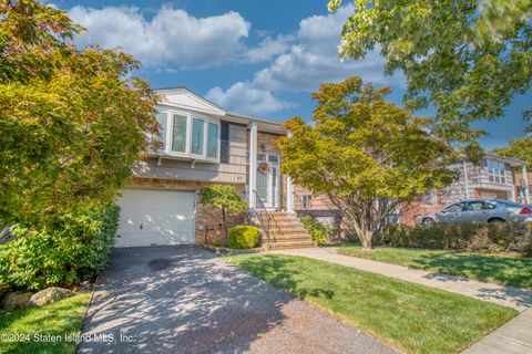Photo of 57 Motley Avenue, Staten Island, NY 10314 (MLS # 2405180)