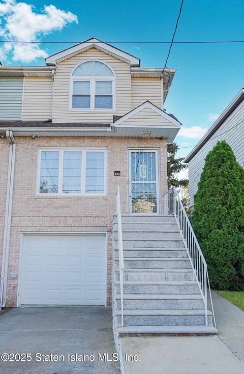 Photo of 136 Lyman Avenue, Staten Island, NY 10305 (MLS # 2504679)