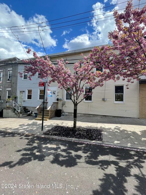 Photo of 230 Chestnut Avenue, Staten Island, NY 10305 (MLS # 2404870)