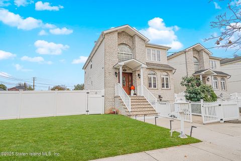Photo of 493 Willowbrook Road, Staten Island, NY 10314 (MLS # 2506200)