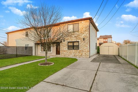 Photo of 1069 Armstrong Avenue, Staten Island, NY 10308 (MLS # 2507027)