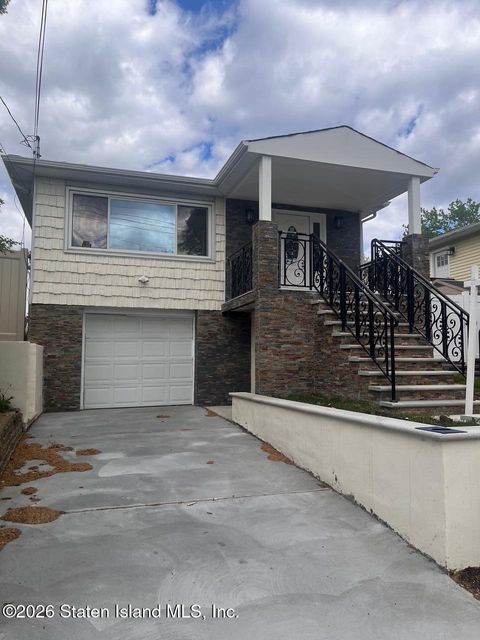 Photo of 189 Manhattan Street, Staten Island, NY 10307 (MLS # 2602755)