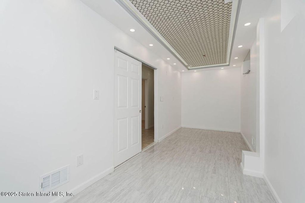 Photo of 1330 Rockland Avenue, Staten Island, NY 10314 (MLS # 2504636)