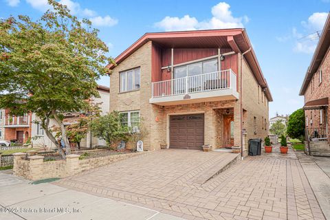 Photo of 507 Klondike Avenue, Staten Island, NY 10314 (MLS # 2505814)