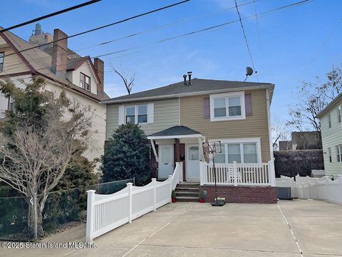 Photo of 56 Clifton Avenue, Staten Island, NY 10305 (MLS # 2501770)