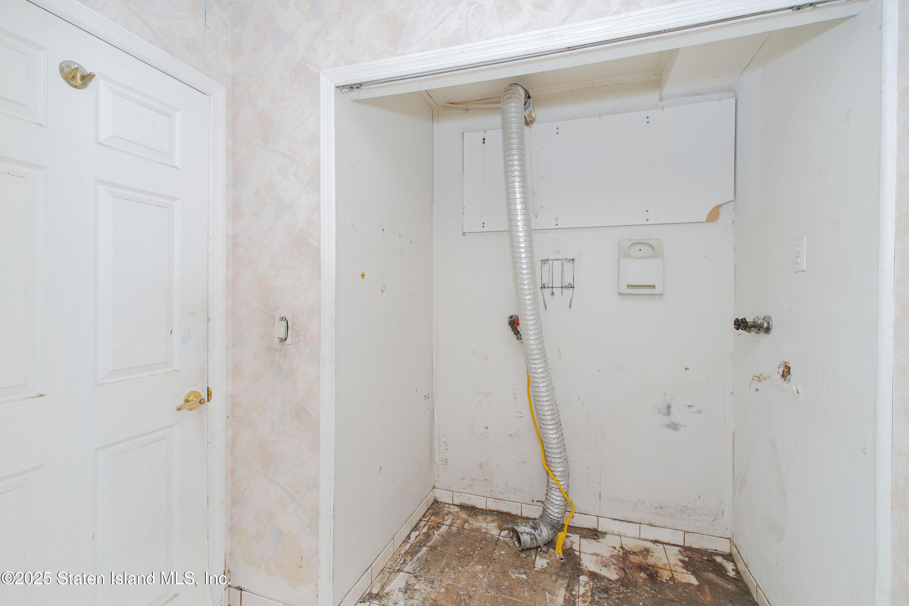 293 Wingham Street, Staten Island, New York image 27