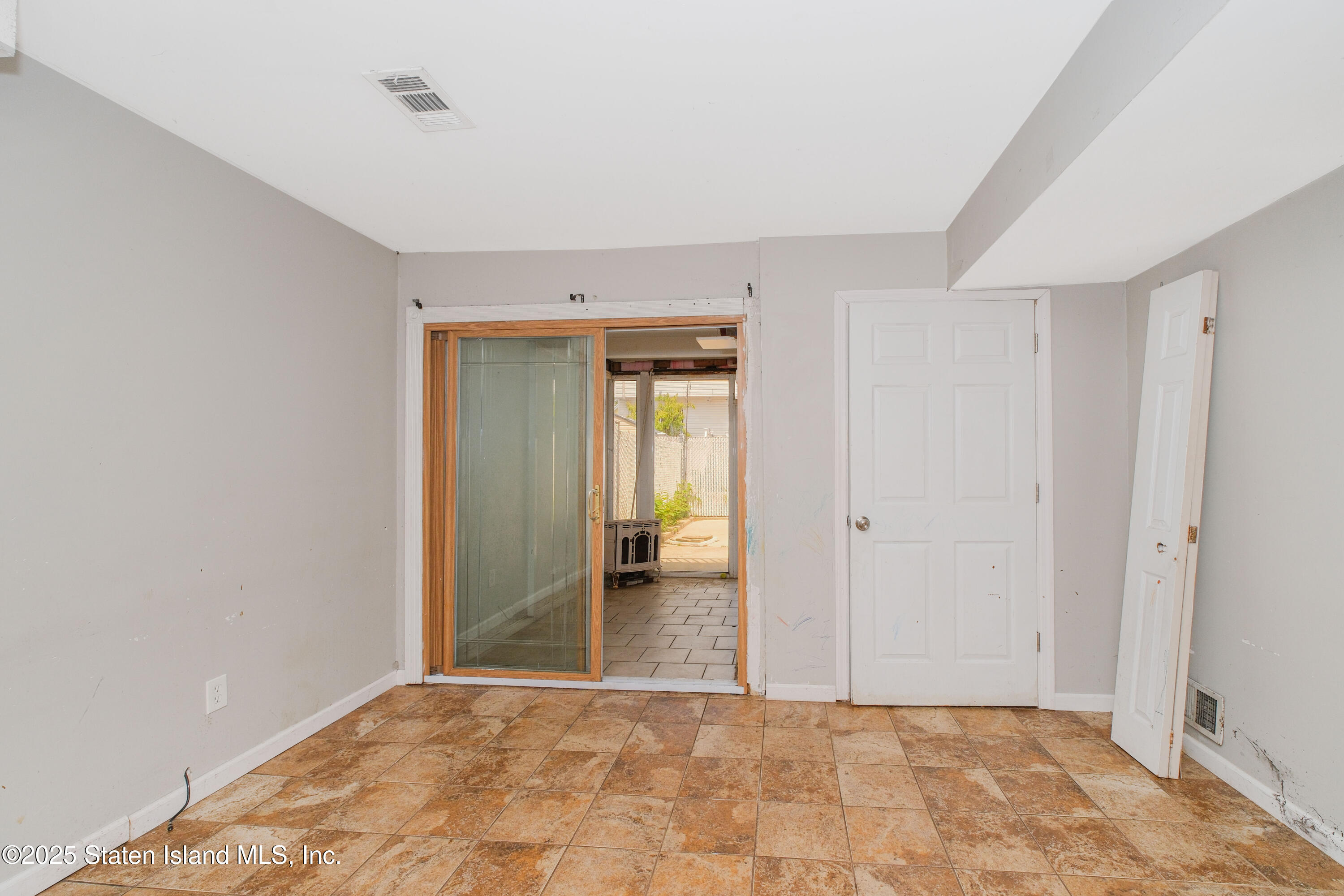 293 Wingham Street, Staten Island, New York image 5