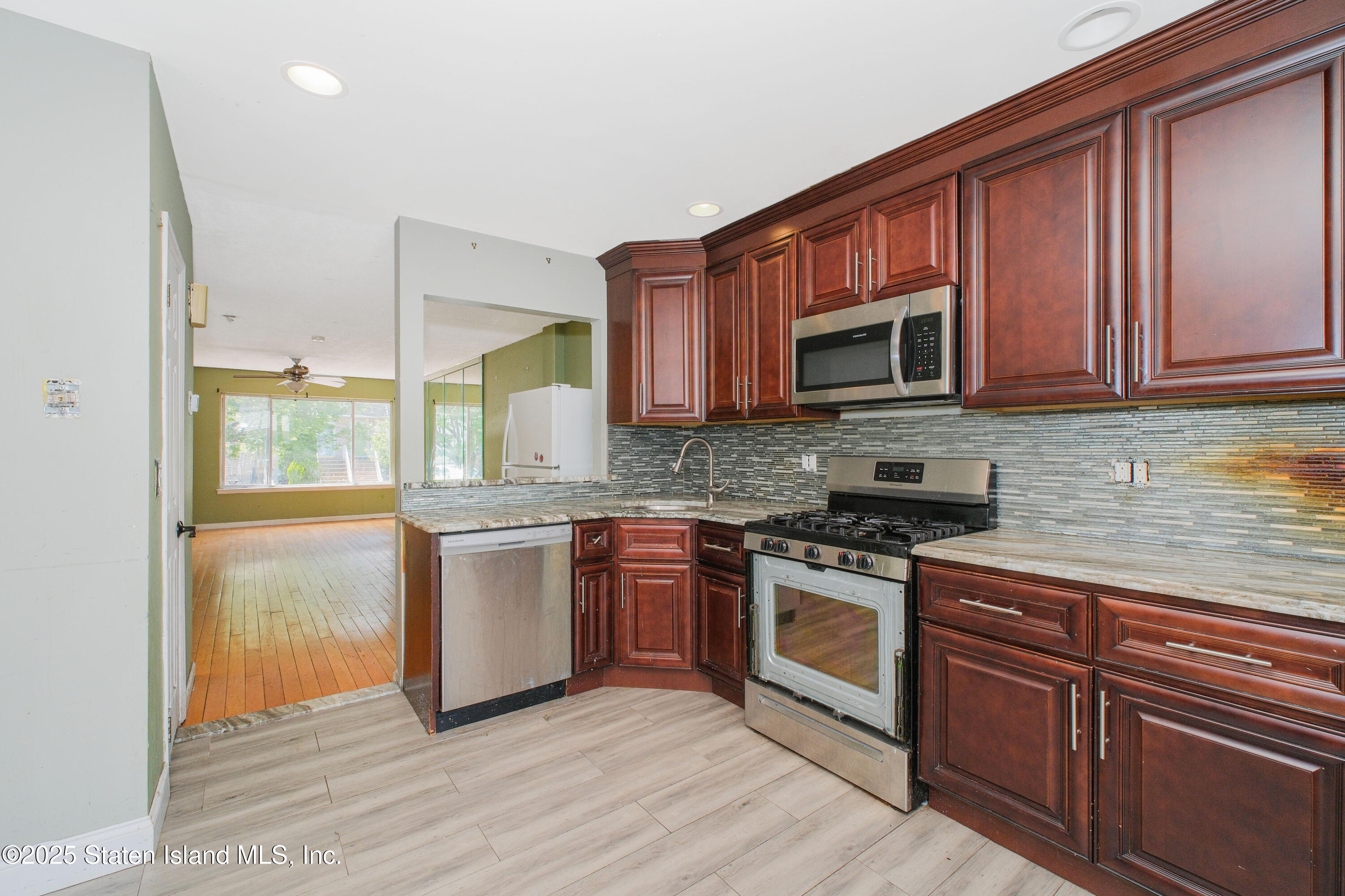 293 Wingham Street, Staten Island, New York image 15