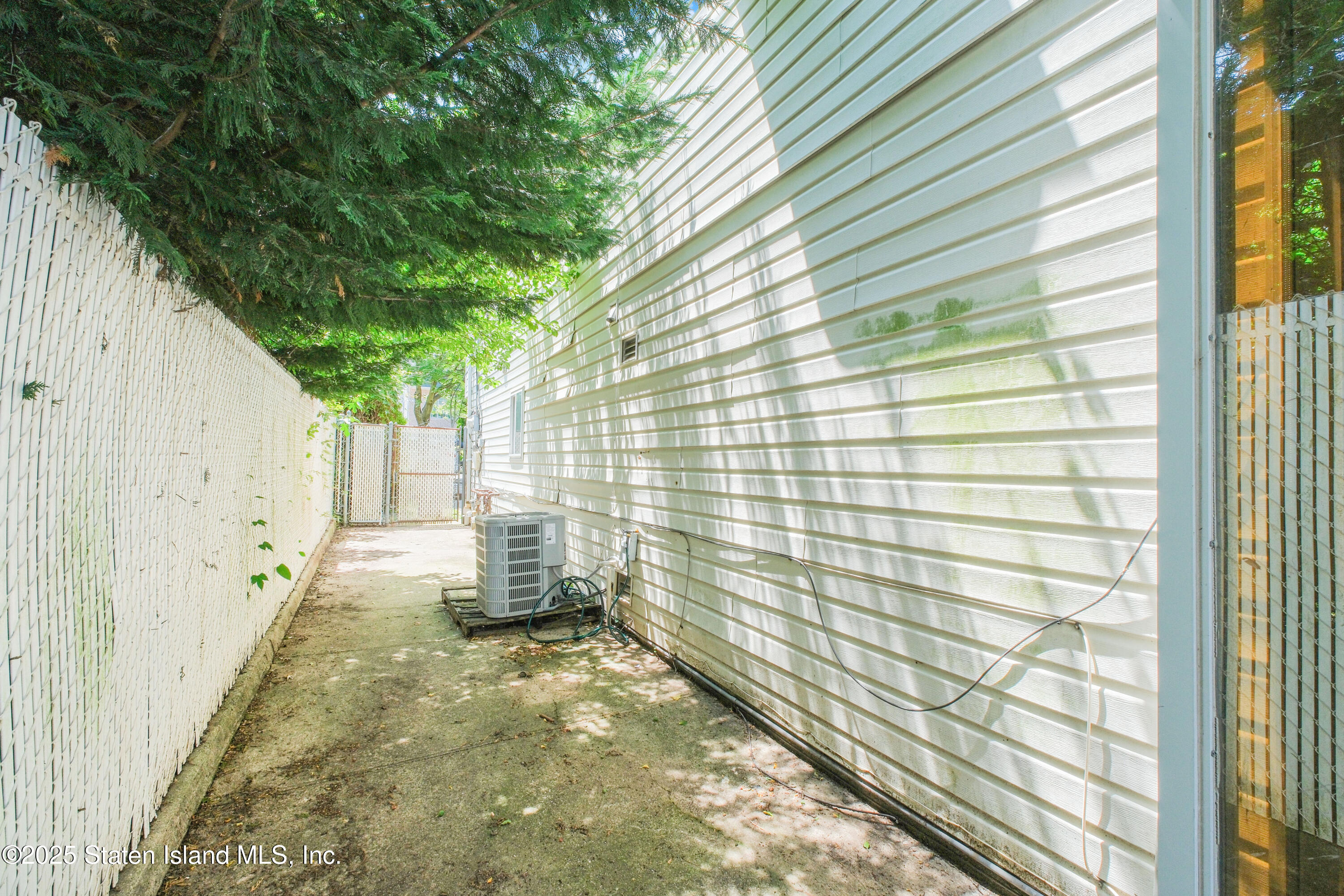 293 Wingham Street, Staten Island, New York image 30