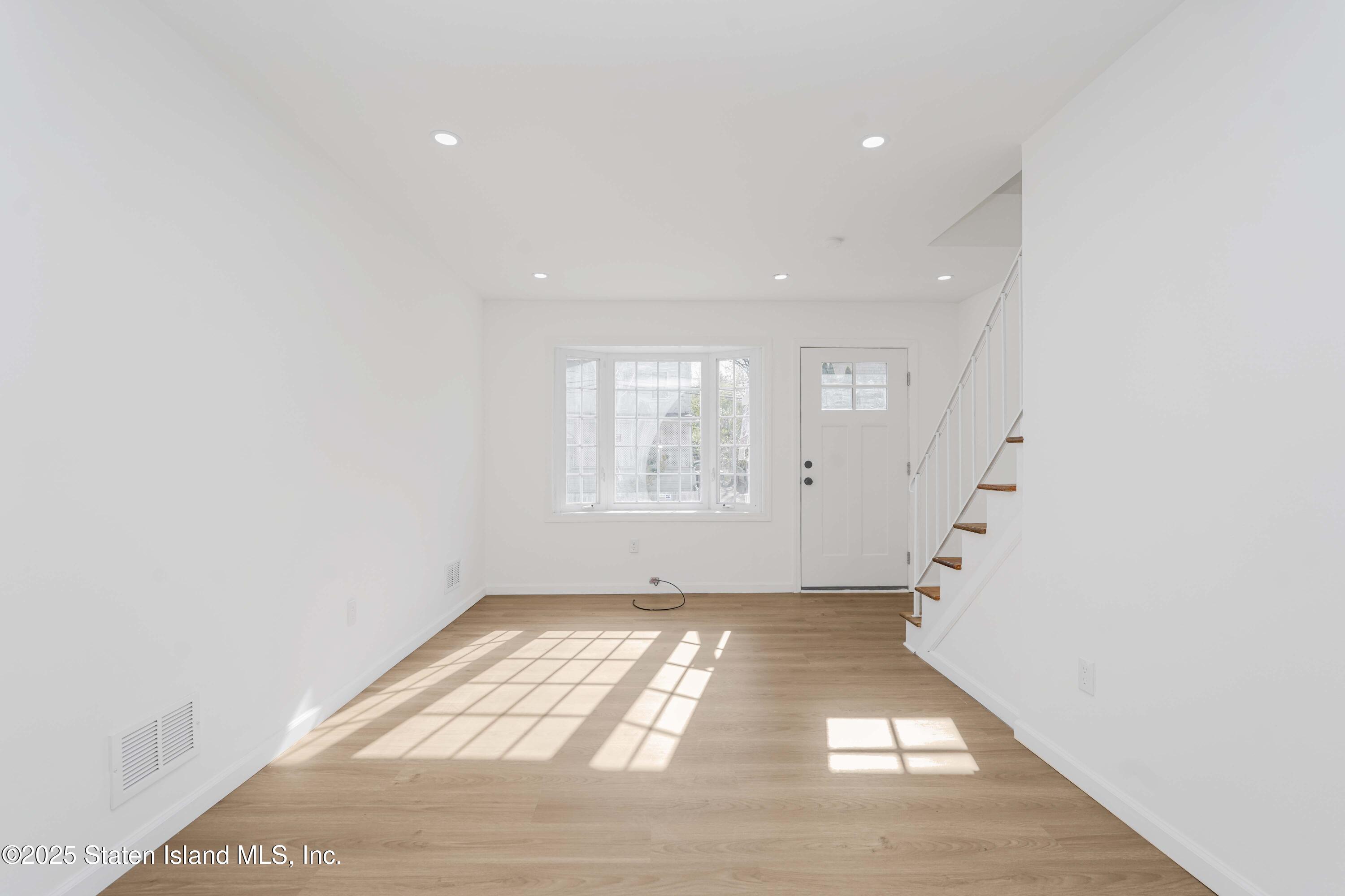35 Alaska Street, Staten Island, New York image 13